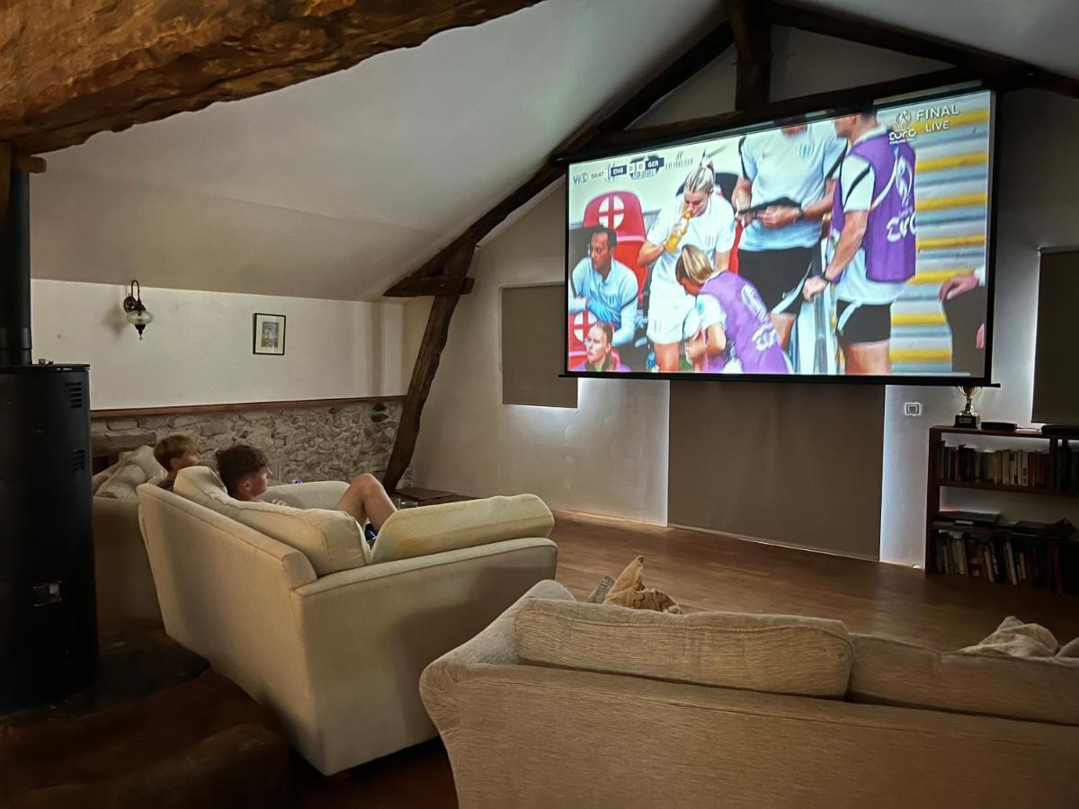 Country Villa For 19 Pool Cinema Football Pitch Verteillac المظهر الخارجي الصورة
